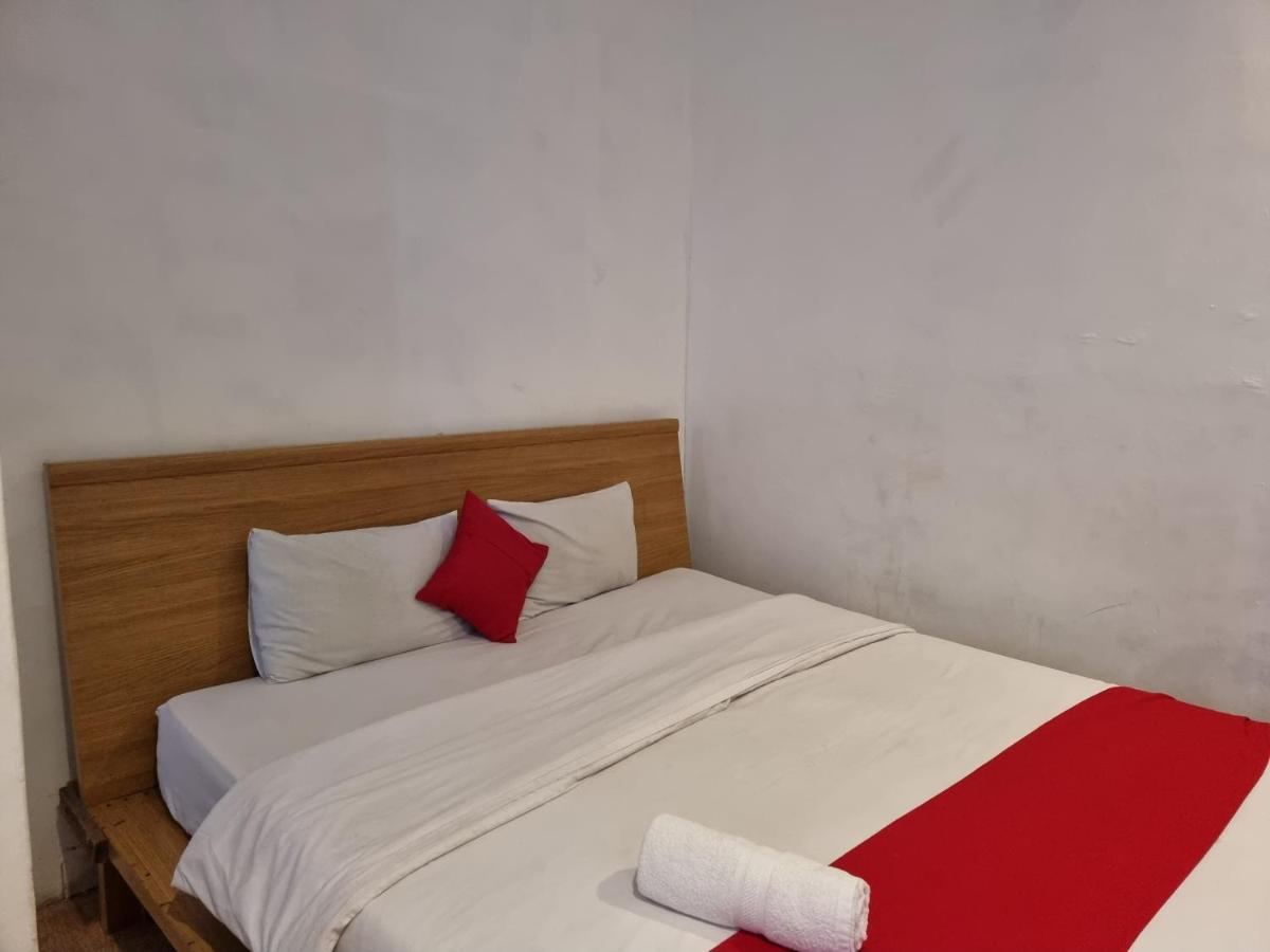Oyo 90450 Sentra Inn Medan Eksteriør billede