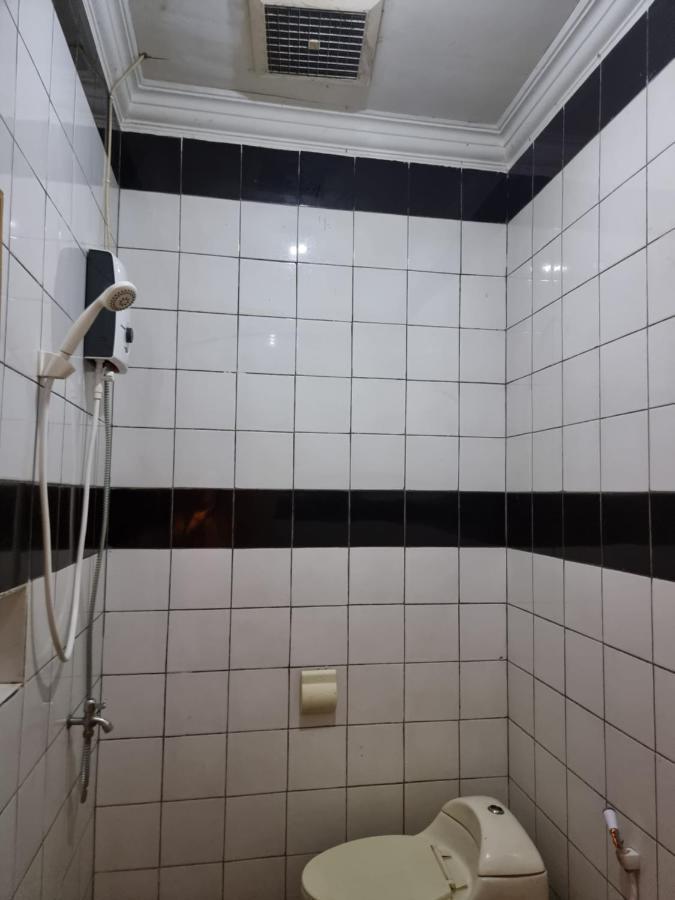 Oyo 90450 Sentra Inn Medan Eksteriør billede
